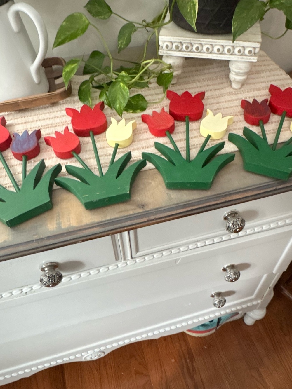Vintage Primitive Handmade Wooden Tulip Spring Decor (4 Pieces) red and yellow